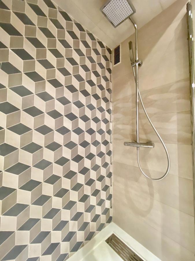 Charming Huertas II Apartment Madrid Bagian luar foto